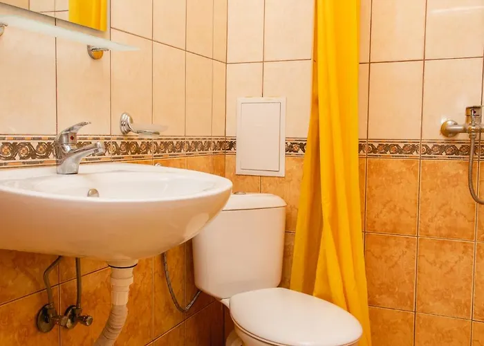 In The Center Of Sunny By Flat Mаnаger 써니비치